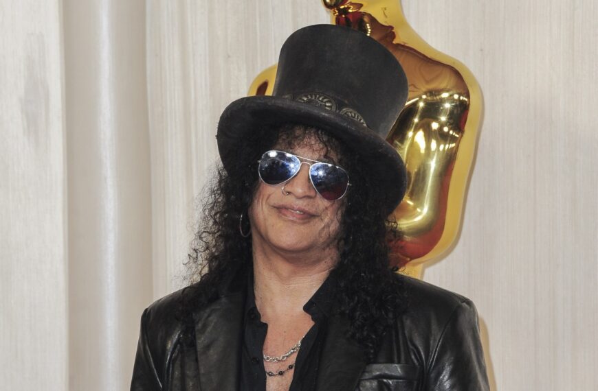 اسلش در نقش تهیه‌کننده فیلم: بازسازی هیجان‌انگیز Deathstalker و بهترین توصیه کیت ریچاردز