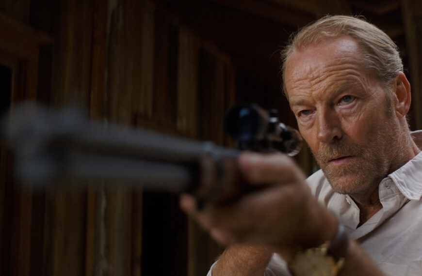 ایان گلن، جسی می لی و دنیل گالیگان در فیلم علمی تخیلی بریتانیایی «A Rare Breed» نقشآفرینی میکنند