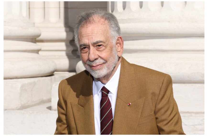 فرانسیس فورد کاپولا در مراسم افتتاحیه جشنواره فیلم ونیز از ورنر هرتزوگ تقدیر می‌کند