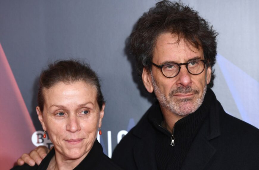 فرانسیس مکدورمند و جوئل کوئن تهیهکنندگان اجرایی مستند «The Bend in the River» در تلوراید