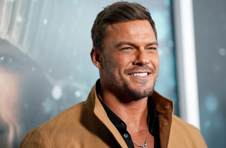 آلن ریچسون درباره فیلم انتقامی بدون دیالوگ «Motor City» و گفت‌وگو با جیمز گان درباره نقش بتمن