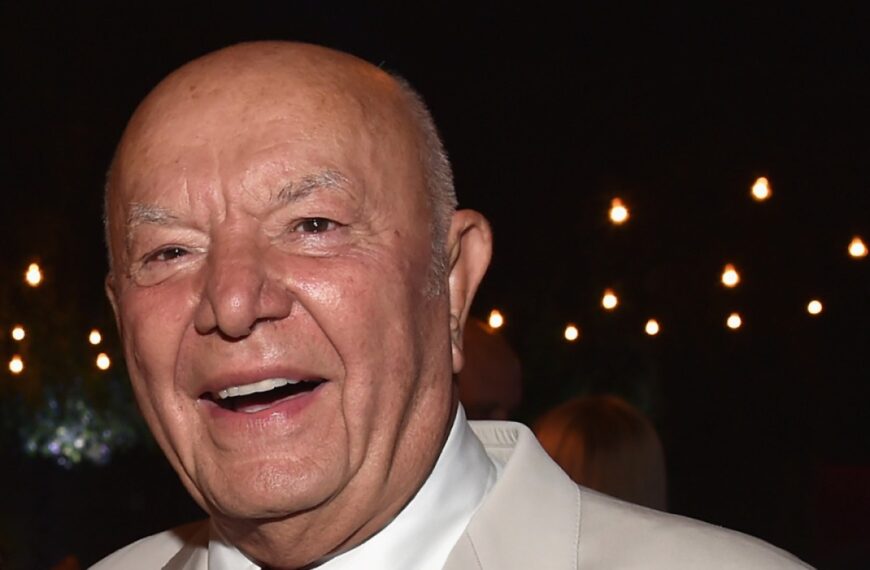 درگذشت دن تانا، بازیگر سابق و بنیان‌گذار رستوران مشهور هالیوود در ۹۰ سالگی