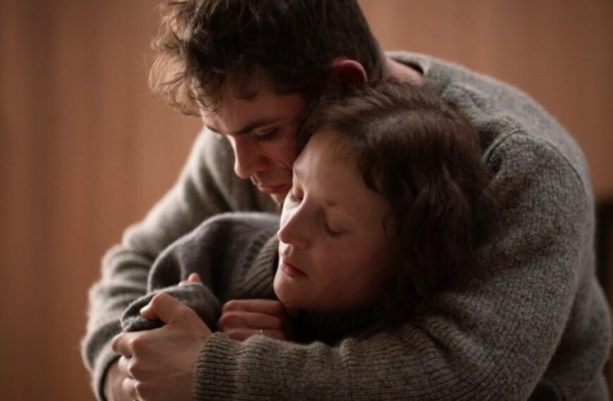 بررسی فیلم «Went Up the Hill»: ویکی کریپس و داکر مونتگومری در داستانی شبح‌وار و جذاب