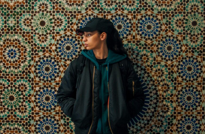 خرید فیلم برنده جایزه کن بهترین بازیگر زن «خواهر کوچک» اثر حفصیه حرزی توسط Strand Releasing برای اکران در آمریکا