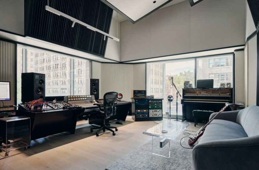 استریمینگ درآمد ترانه‌سرایان را نابود می‌کند — Artist House به دنبال راه‌حل است