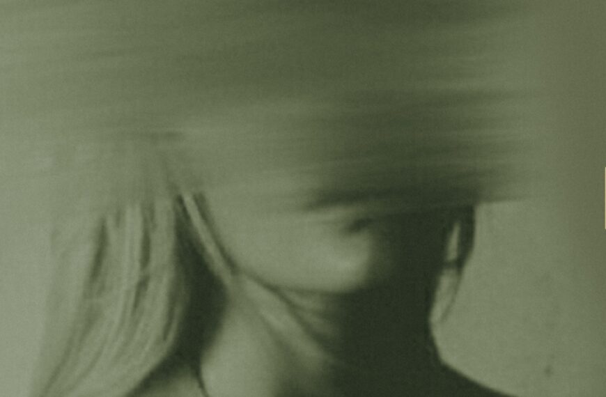 برنده بوسان، شوقی امین کرکی با فیلم «اختلال» به بررسی تضاد روان‌پزشکی و شفای دینی در کردستان می‌پردازد