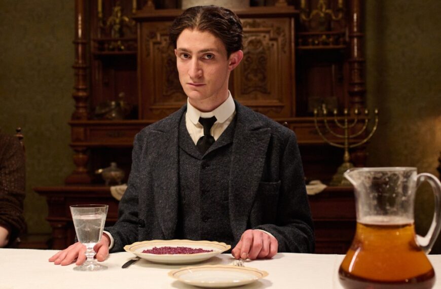 بررسی فیلم «Franz»: زندگی‌نامه کافکا به کارگردانی آگنیشکا هالند که هرگز به اوج نمی‌رسد