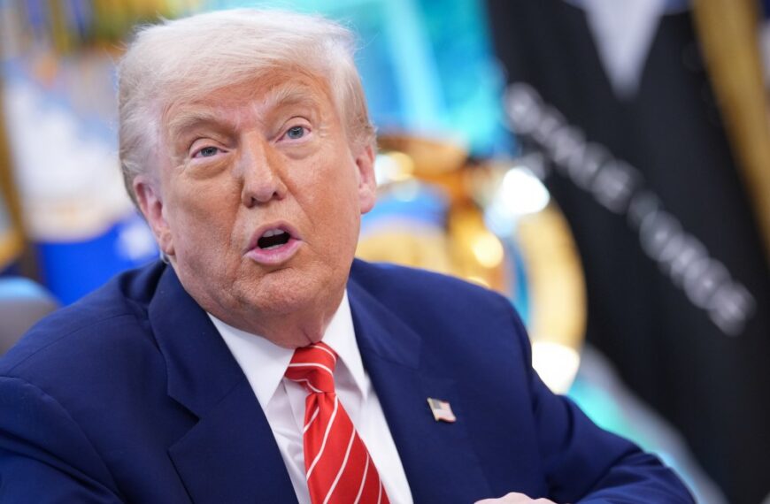 ترامپ: پیشنهاد گزارش‌دهی شش‌ماهه به جای سه‌ماهه برای شرکت‌های عمومی توسط SEC