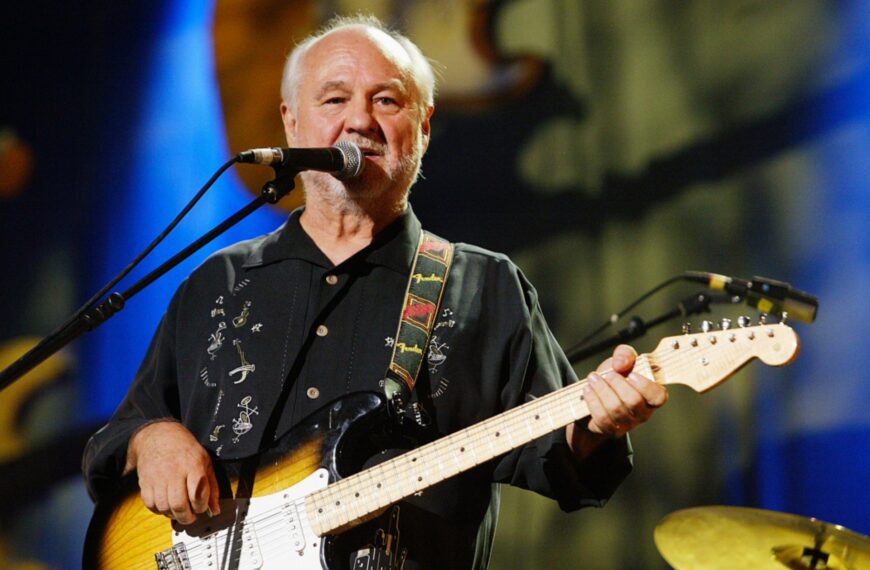 درگذشت سانی کرتیس، نویسنده آهنگ‌های معروف «I Fought the Law» و «Mary Tyler Moore Show» در ۸۸ سالگی