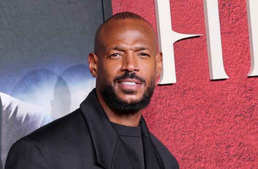 مرلون وینز، ستاره “Him” درباره ورزش، موفقیت و فداکاری: «همه می‌خواهند عالی باشند و تا حدی حاضر به فداکاری هستند»