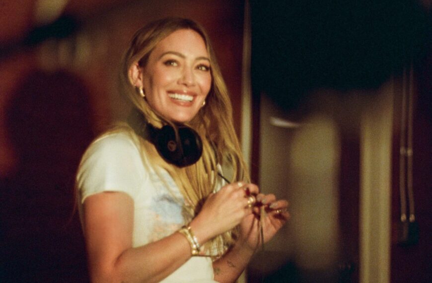 هیلاری داف به Atlantic Records پیوست و مستند بازگشت به موسیقی را آماده میکند