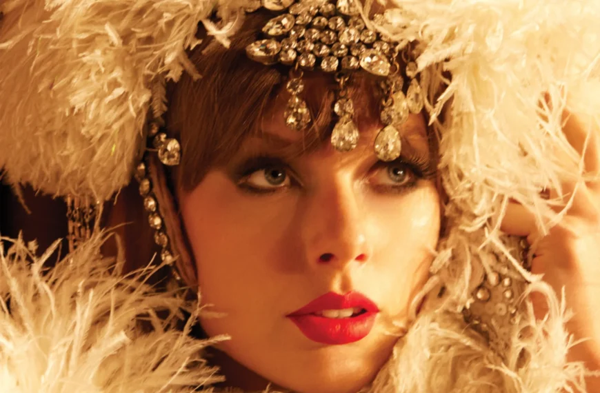 تیلور سوئیفت از نسخه محدود وینیل انحصاری «زندگی یک شوگرل: جمعیت پادشاه شماست» در تارگت رونمایی کرد