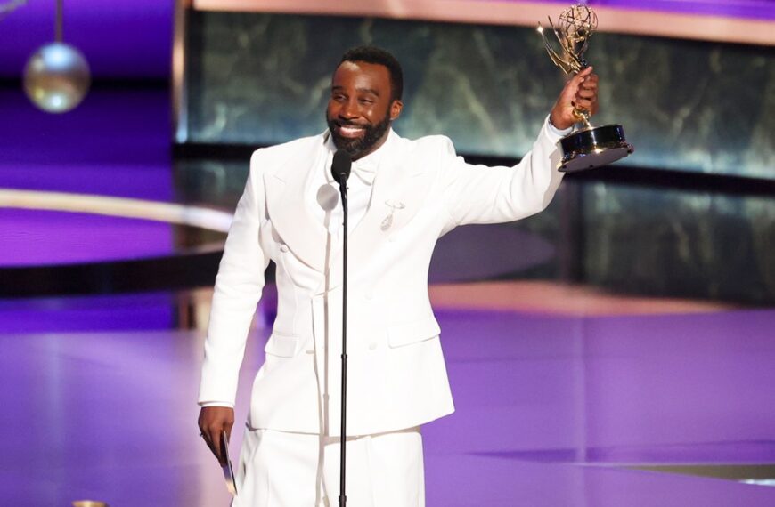 ترمل تیلمان اولین مرد سیاه‌پوست برنده جایزه بازیگر نقش مکمل درام برای «Severance» شد