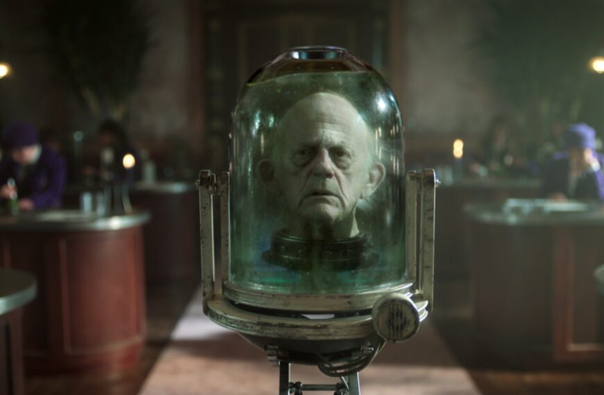 چگونه تیم جلوه‌های ویژه «Wednesday» سر بریده کریستوفر لوید را زنده کرد