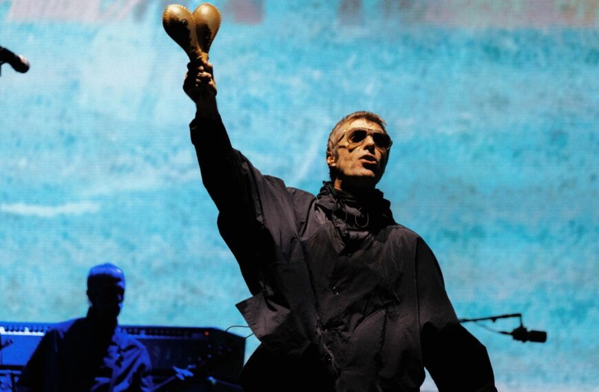 اوج بریت‌پاپ و دوستی در کنسرت پیروزمندانه Oasis در نیوجرسی