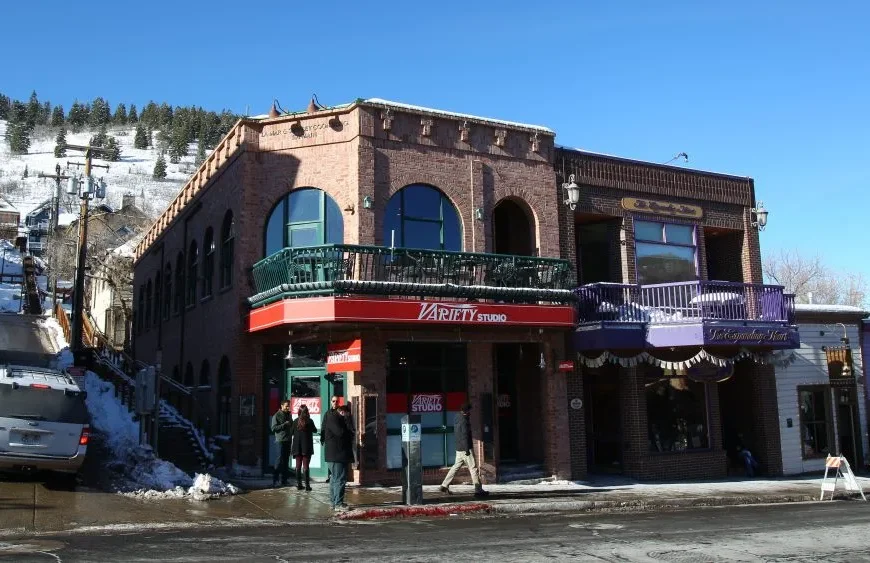 گوش کنید: جشنواره فیلم ساندنس آماده پایان در پارک سیتی؛ تلویزیون شانس خود را با بازی‌های تخته‌ای امتحان می‌کند
