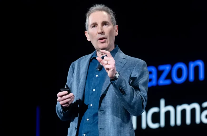 آمازون تا ۳۰,۰۰۰ کارمند اداری را اخراج می‌کند (گزارش)