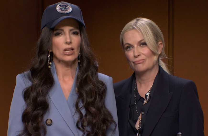 پاسخ پام باندی و وزارت امنیت داخلی به اجرای ‘SNL’ تینا فی و امی پولر: ‘آیا باید این صحنه را در شیکاگو&hellip;