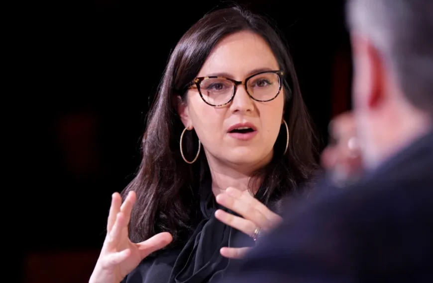 یادداشت «چگونه ساعات کاری خود را می‌گذرانید» از باری وایس در CBS News توجه‌ها را جلب کرد