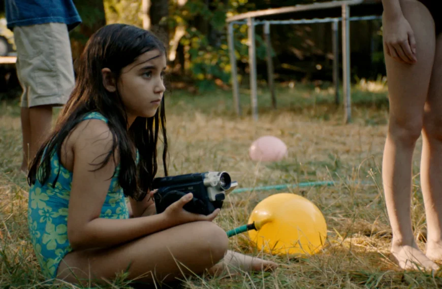 حق پخش فیلم «Blue Heron» در آمریکا به Janus Films رسید