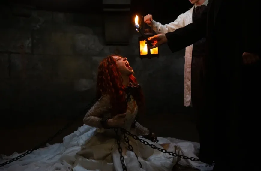 ماتیلدا د آنجلیس درباره بازی در نقش خون‌آشام در «Dracula» لوک بسون و الهام‌گیری از گربه‌اش: «اول نوازش، بعد گاز»