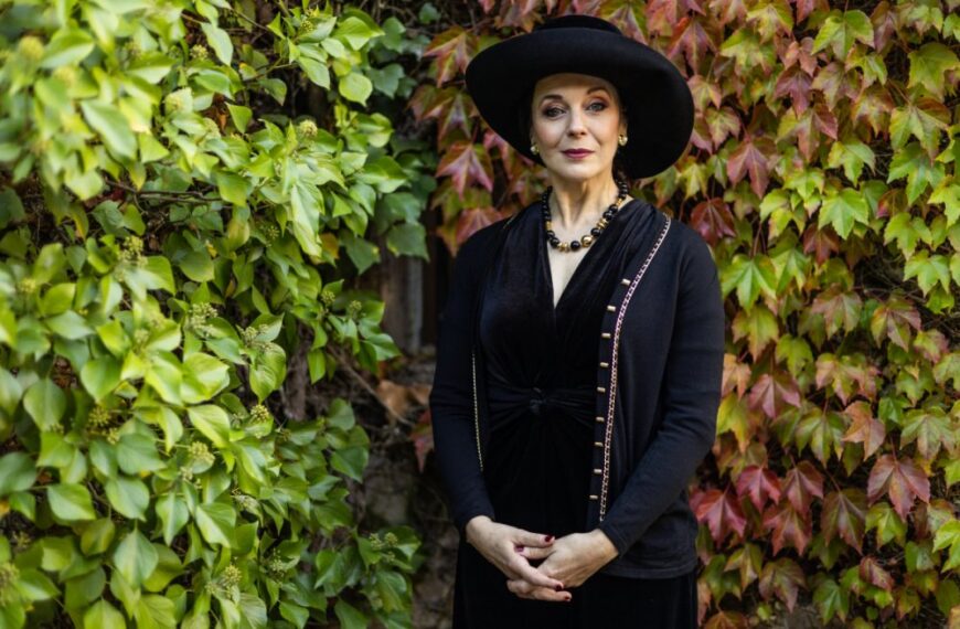 آماندا ابینگتون بازیگر «Sherlock» در درام جدید «Jones» الهام‌گرفته از آگاتا کریستی