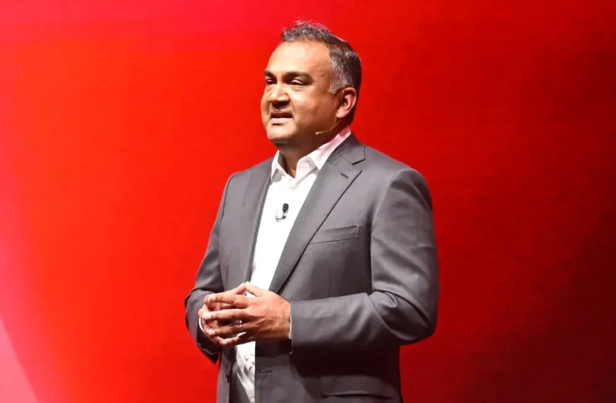 یوتیوب در بازسازی متمرکز بر هوش مصنوعی، بسته‌های خروج داوطلبانه با مزایای پایان کار ارائه می‌دهد