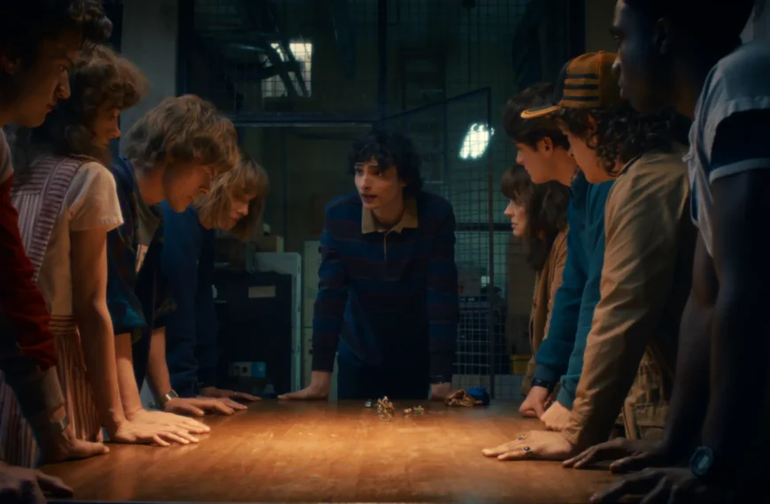 برادران دافر و بازیگران «Stranger Things» در جشنواره Lucca Comics ایتالیا: تأمل بر فصل پایانی در هالووین