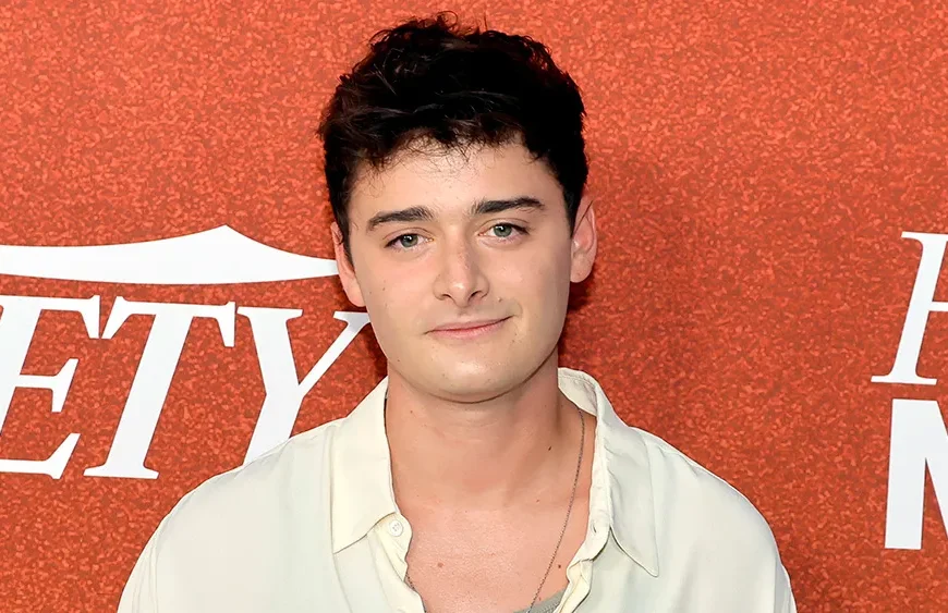 نوآ شنپ: فشار رسانه‌ها برای پرسیدن «آیا همجنس‌گرا هستی؟» در ۱۳ سالگی در مصاحبه‌های Stranger Things