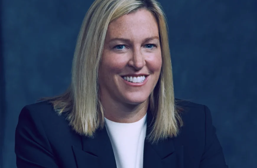 نتفلیکس برای افزایش دسترسی تبلیغاتی، معیار را به بینندگان فعال ماهانه تغییر می‌دهد