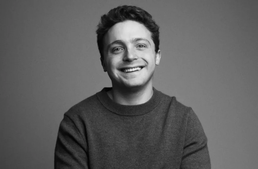 پادکستر معروف، جیک شین، در پروژه کمدی Hulu بر اساس زندگی‌اش بازی می‌کند