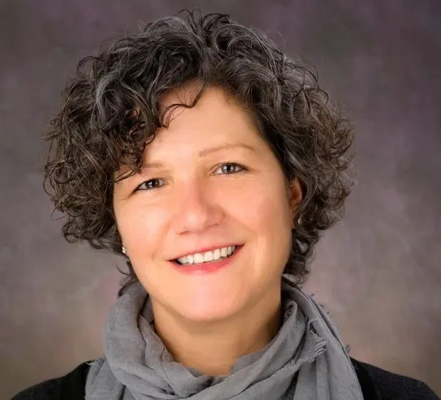 خروج لوری اورلاندو، مدیر ارشد استعدادهای CBS News