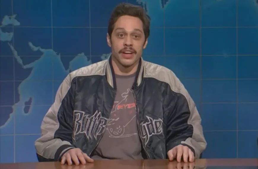 بازگشت پیت دیویدسون به SNL: کنایه به لورن مایکلز برای بازنشسته نشدن و آمادگی تینا فی